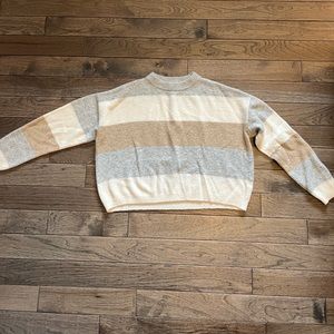 Lulus sweater size small